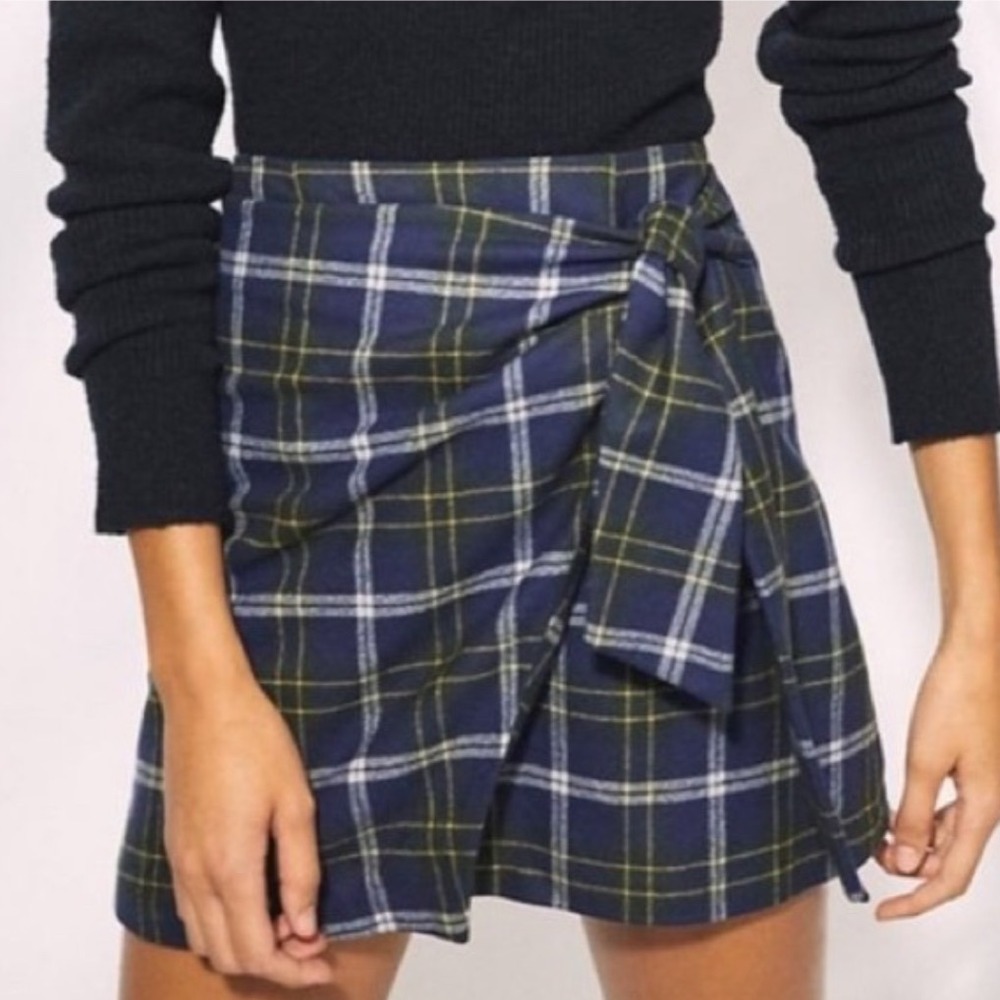 Aritzia Wilfred Wool Cashmere Plaid Wrap Mini Skirt Dorine Academia Womens Sz 2